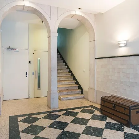 Lovelystay - Baixa River View Loft Apartman *