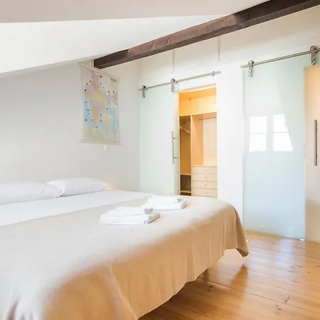 Lovelystay - Baixa River View Loft Apartman *