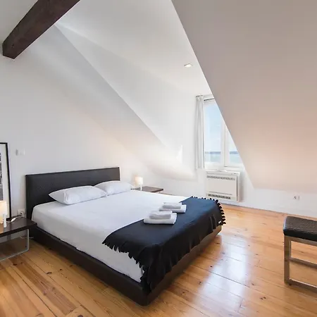 Lovelystay - Baixa River View Loft Apartman *