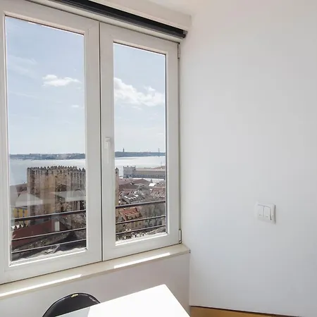 Lovelystay - Baixa River View Loft Apartman *
