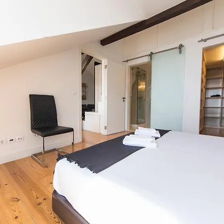 Lovelystay - Baixa River View Loft Apartman *